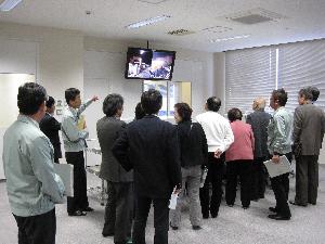 視察の写真2(中央操作室見学)