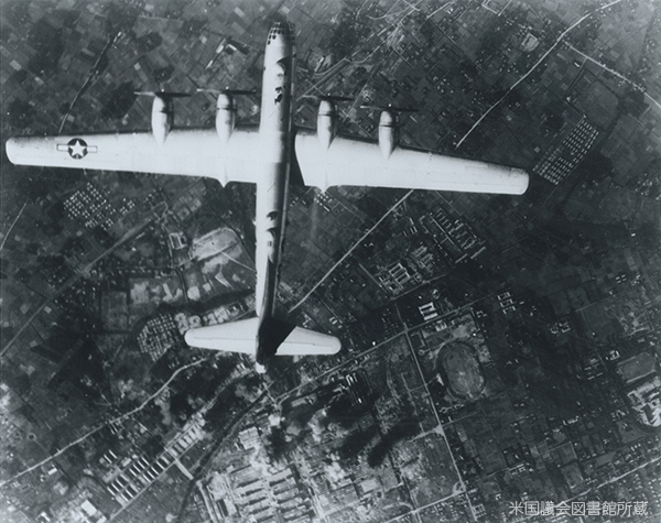 空襲を受ける中島飛行機武蔵製作所