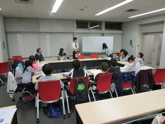 編集会議をするジュニア特派員の写真