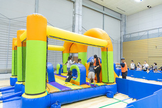 ファミリースポーツフェア2025の写真（エア遊具）