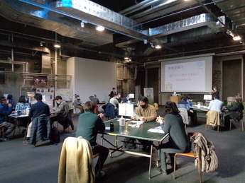 写真：懇談会の様子