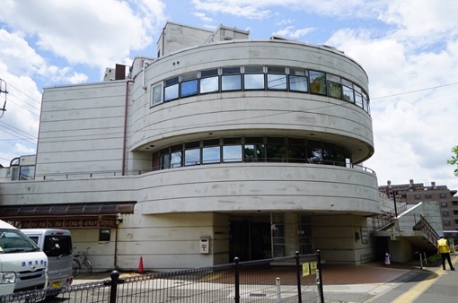 写真:昭和55年に開設した障害者福祉センターの全景