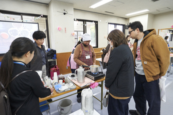 紅茶デモンストレーションの写真