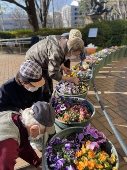 画像：昨年度のいきいきガーデンサポーターの様子