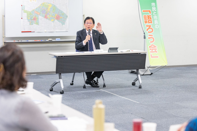 第1回市民と市長の「語ろう会」のようす、市長