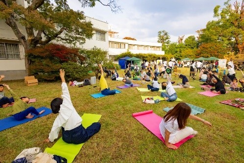 令和5年度社会実験（ヨガ）の写真