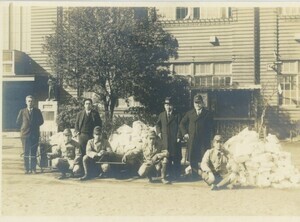 写真：市域にあった二宮金次郎像（昭和15年）