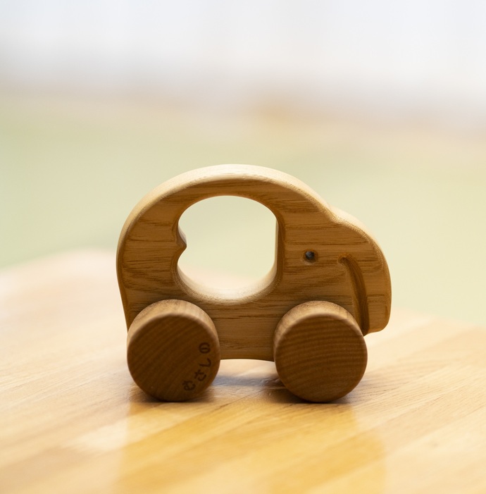 木製おもちゃ（ゾウ）