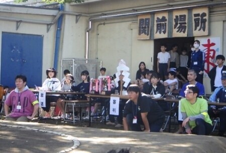 写真：運営は子どもたち、教職員、地域住民で