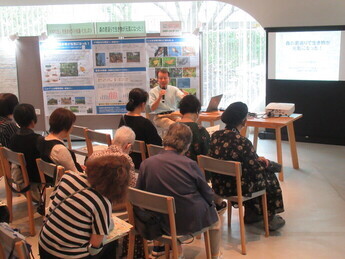 くらしフェスタむさしの2025団体発表の様子