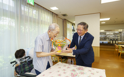 9月6日 土曜日 長寿高齢者訪問の写真