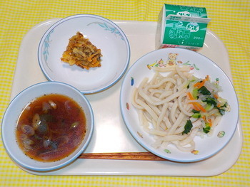 学校給食の写真